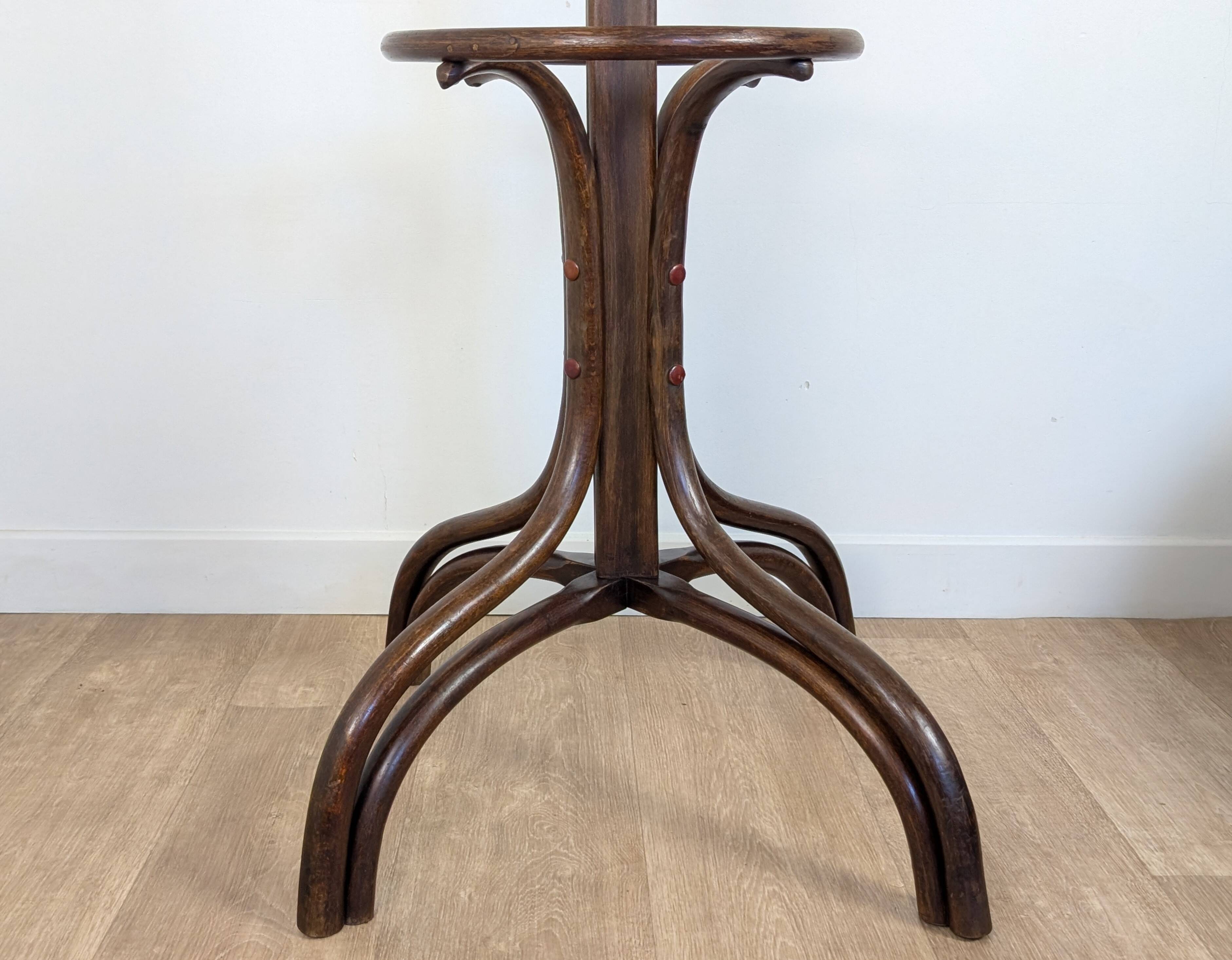 Fischel parrot coat rack