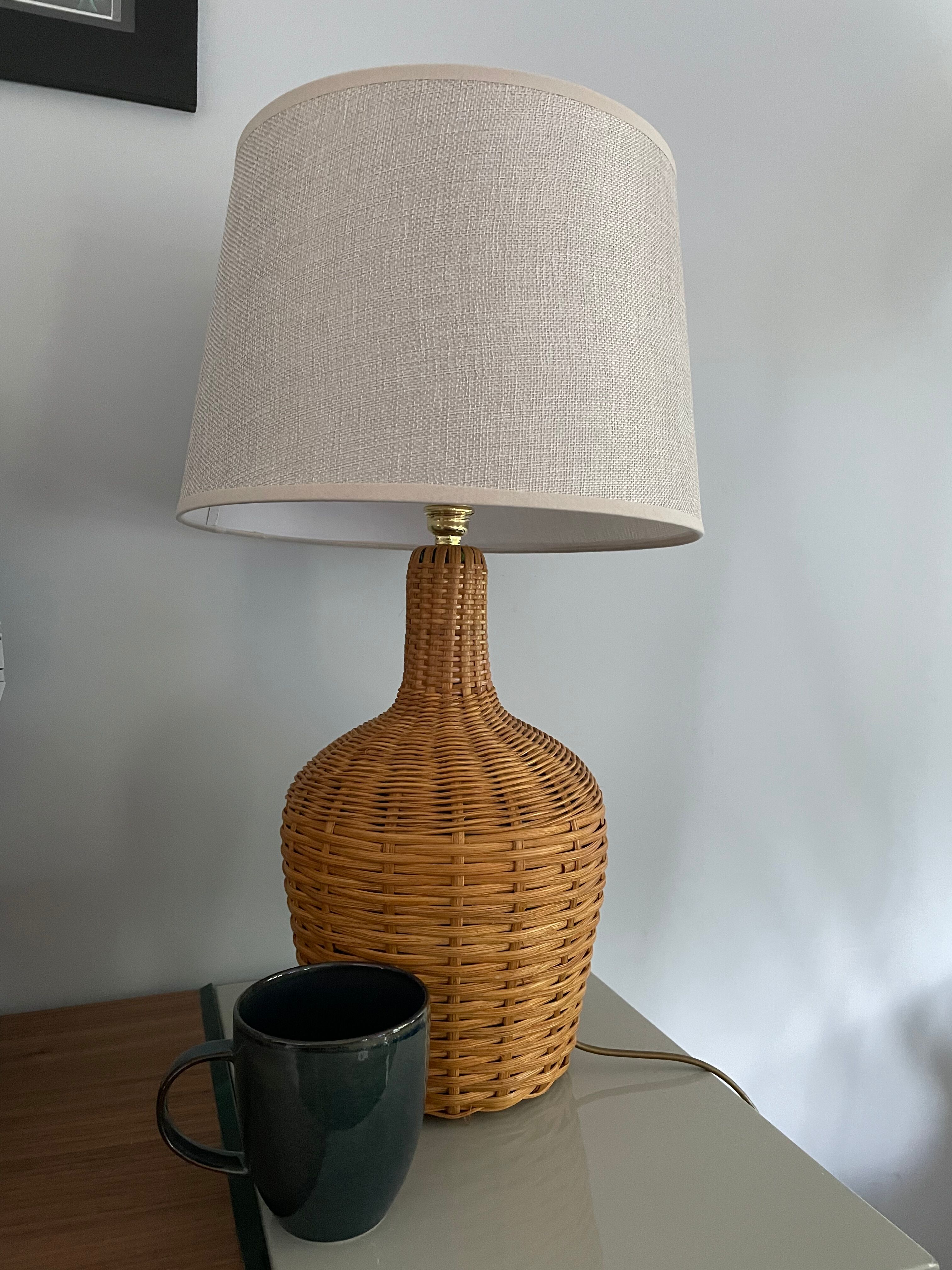 Lampe en rotin électrifiée à neuf