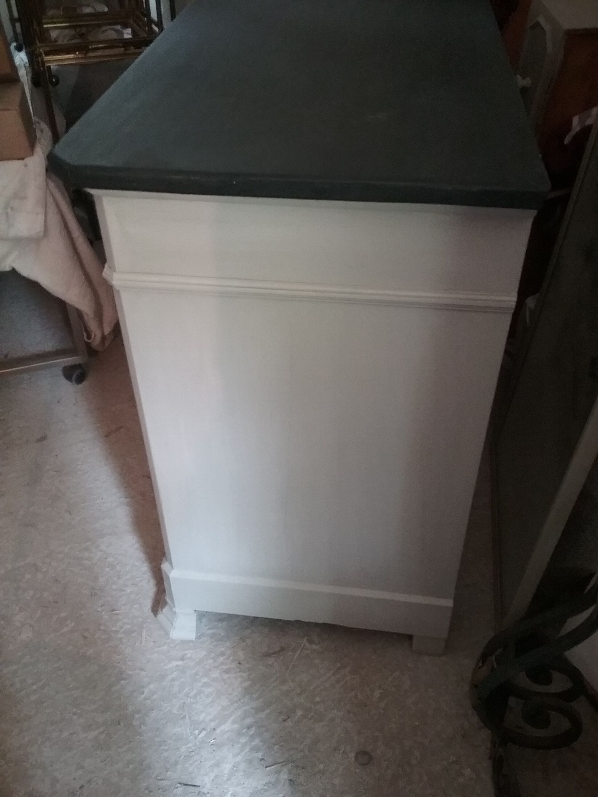 Commode grise