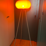 Lampadaire orange