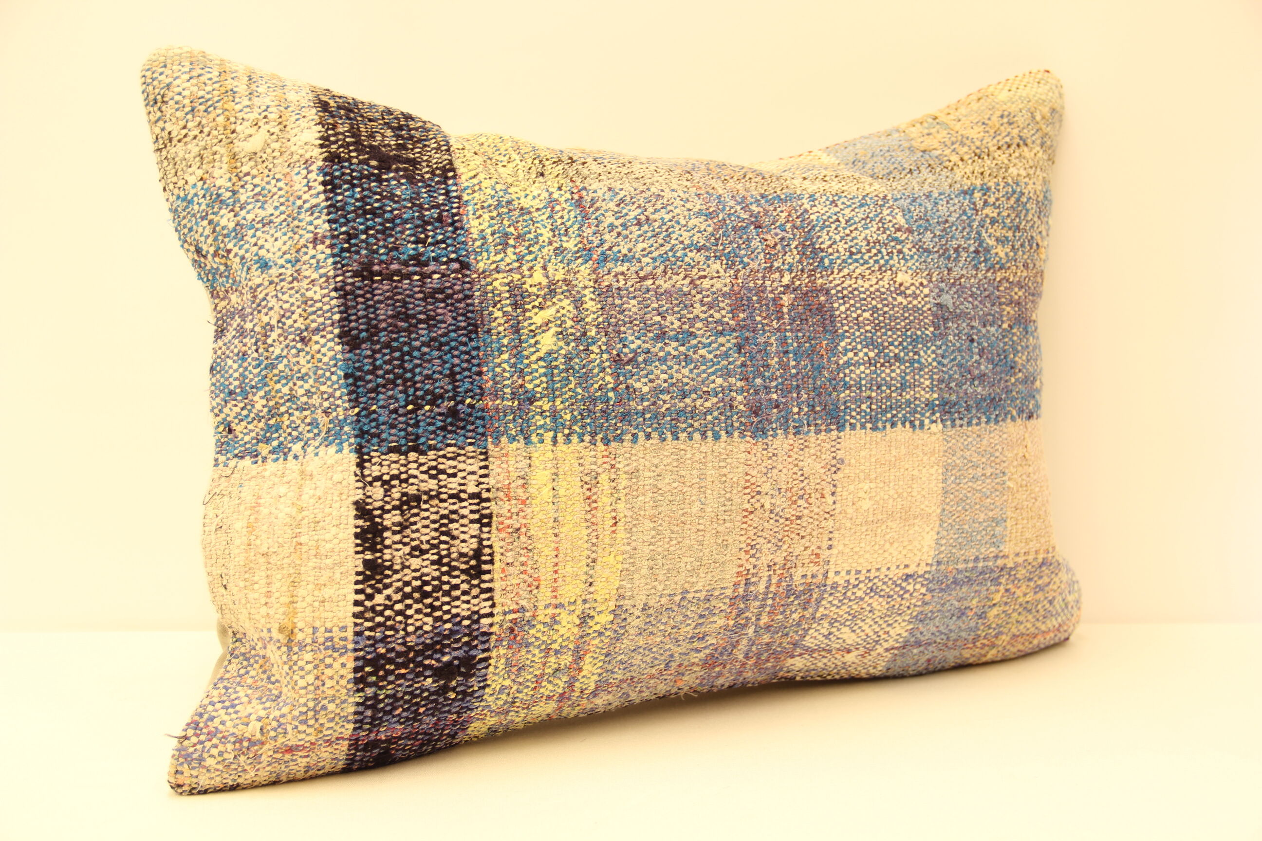 Throw pillow, cushion cover 40x60 cm