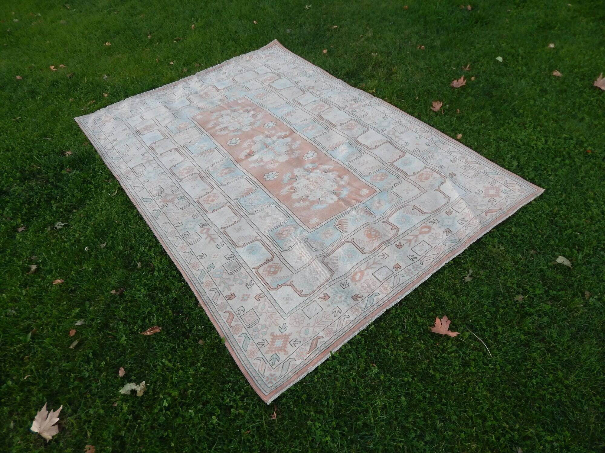 Vintage Turkish Oushak rug 200x280 cm