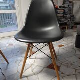 Eames DSW Chair