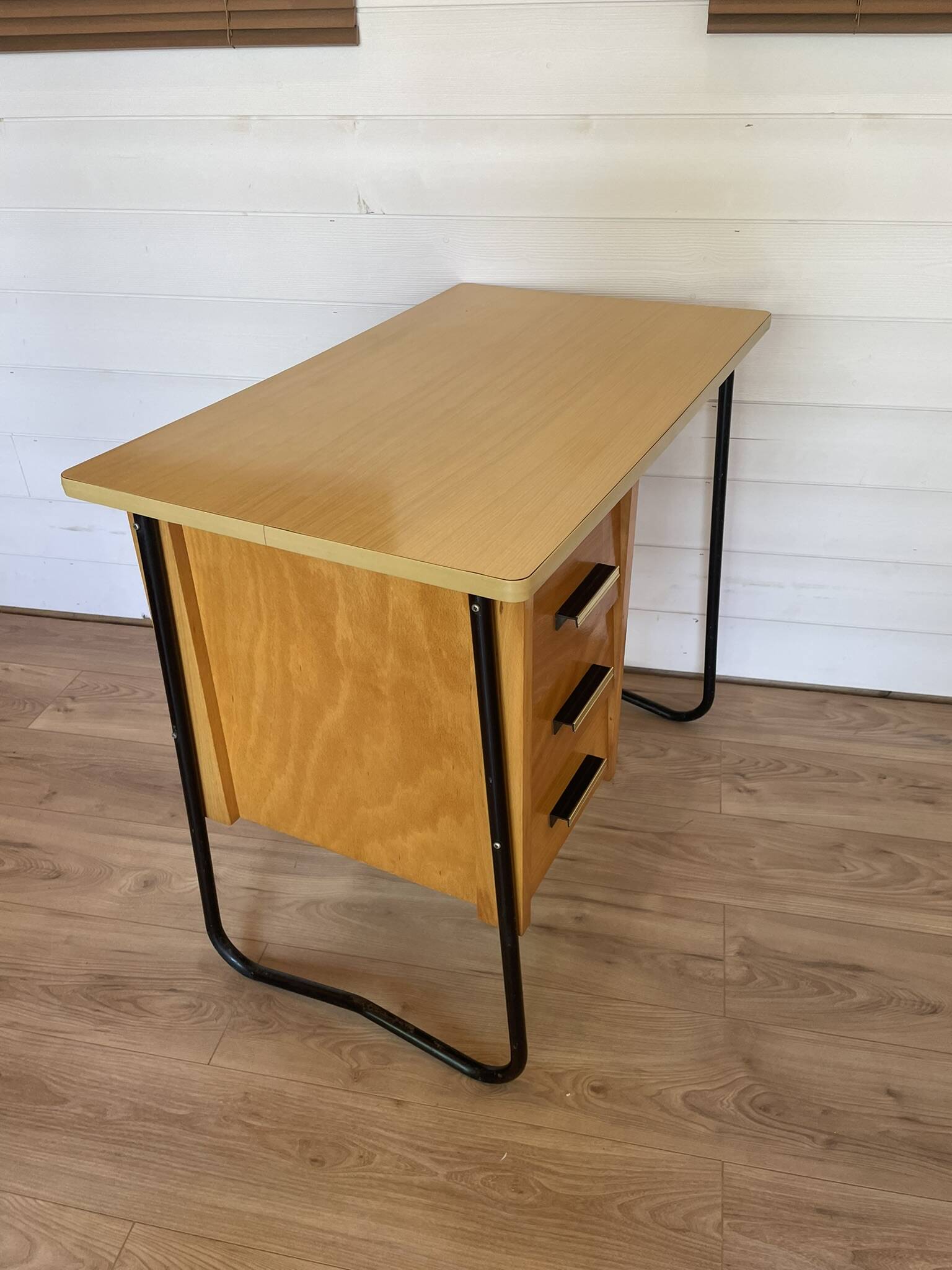 Compact Vintage Desk 50s/60s – Reconstruction & Industrial Style