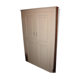 White cabinet
