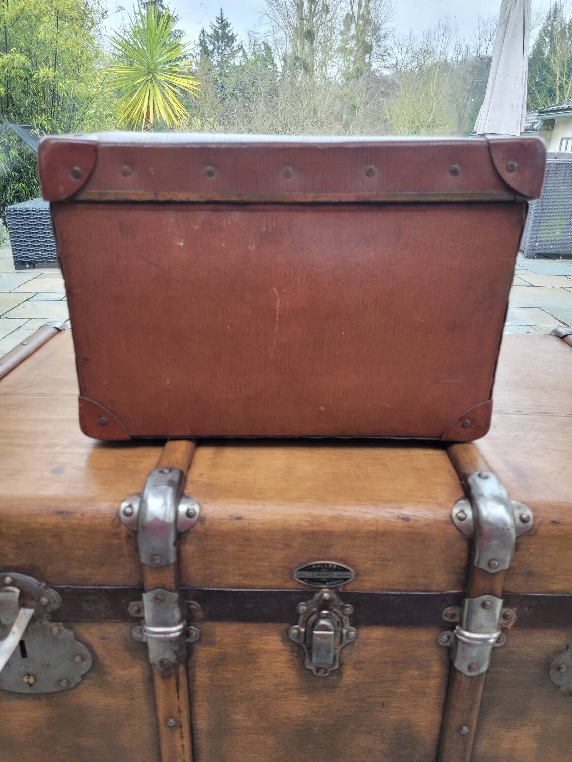 Small hat box