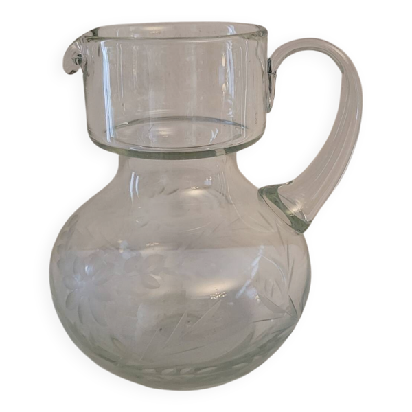 Pichet en verre gravé décor floral – 75 cl – milieu XXᵉ siècle