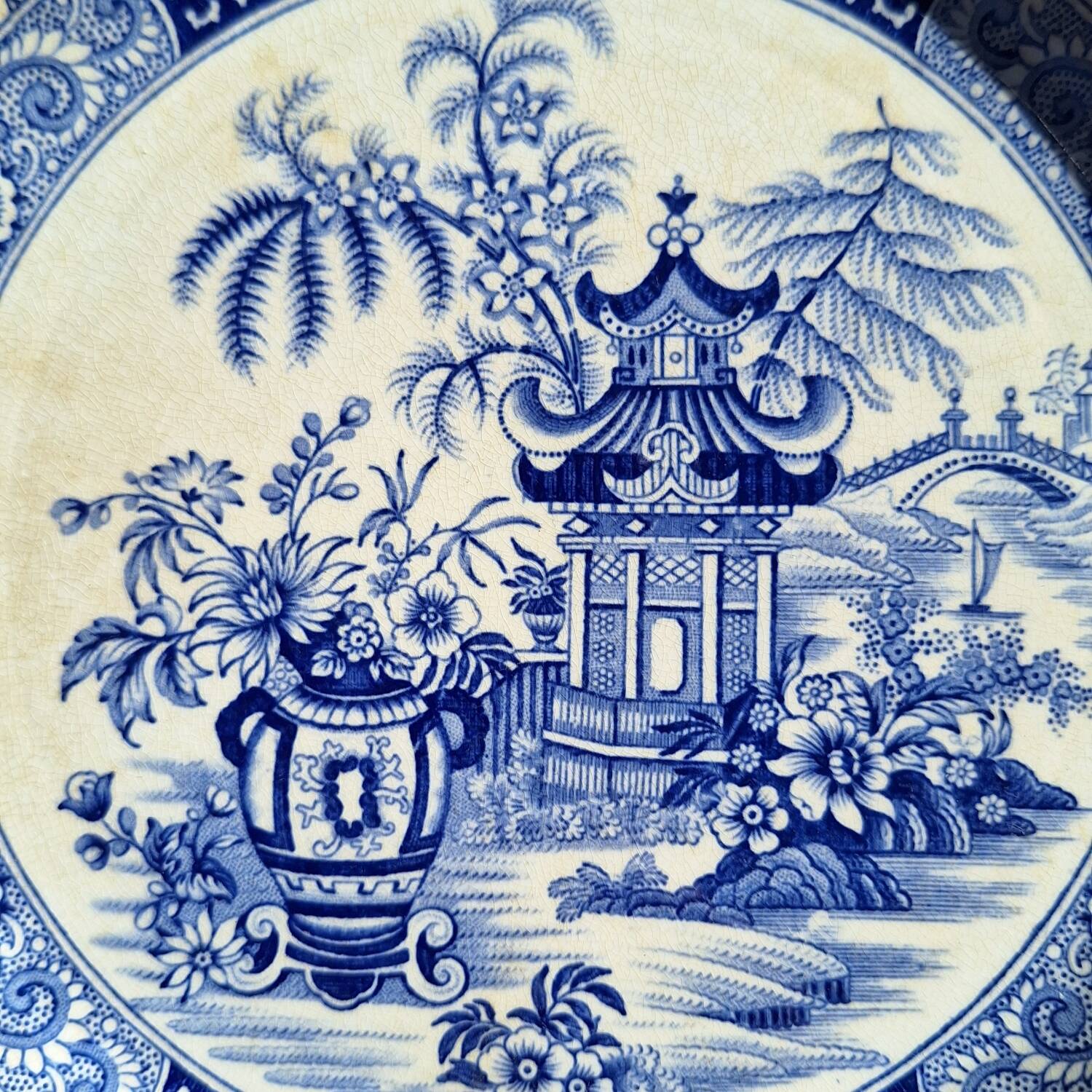 Creil and Montereau porcelain plate with Chinese decor