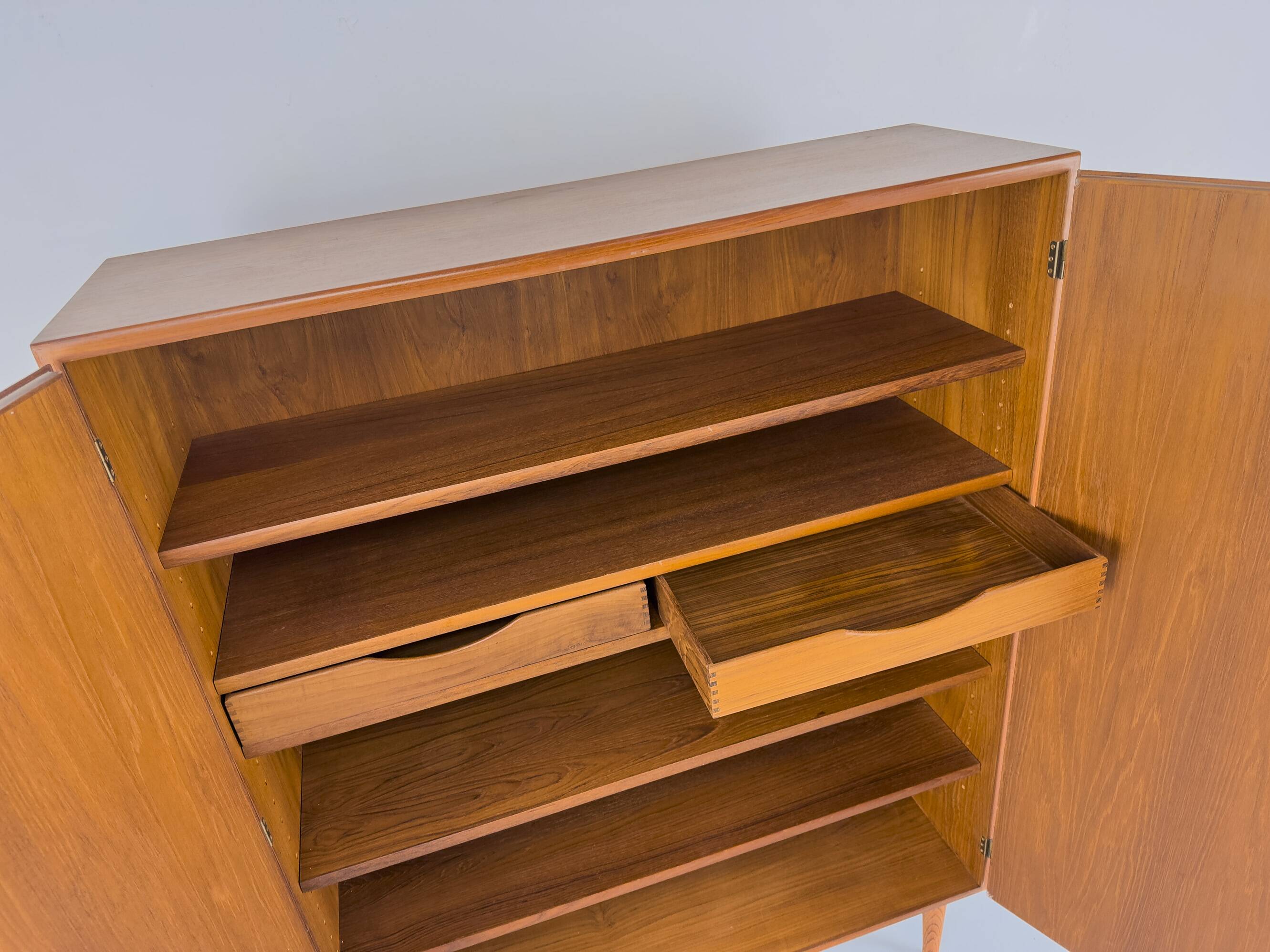 Danish Cabinet in Teak by Børge Mogensen for Søborg Møbelfabrik, 1960s