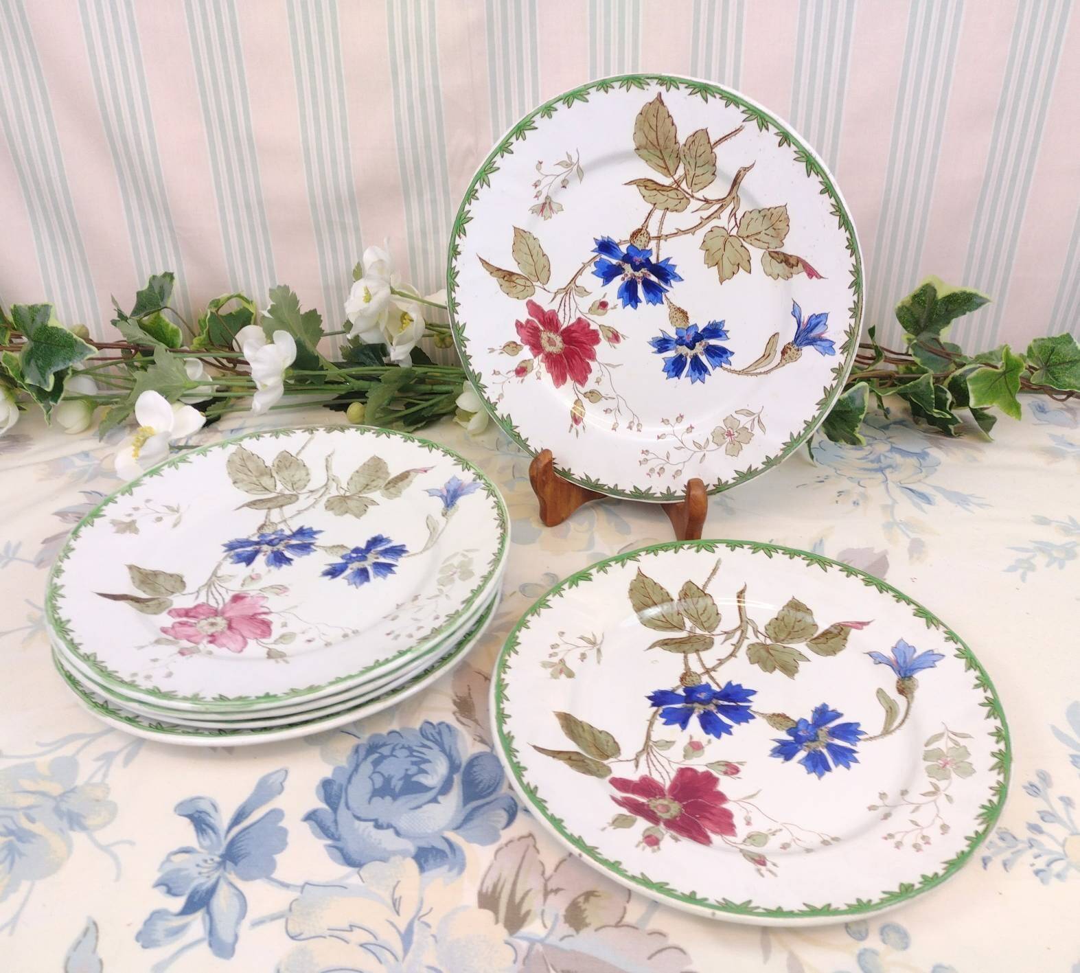 6 Creil and Montereau dessert plates “Blueberries” model