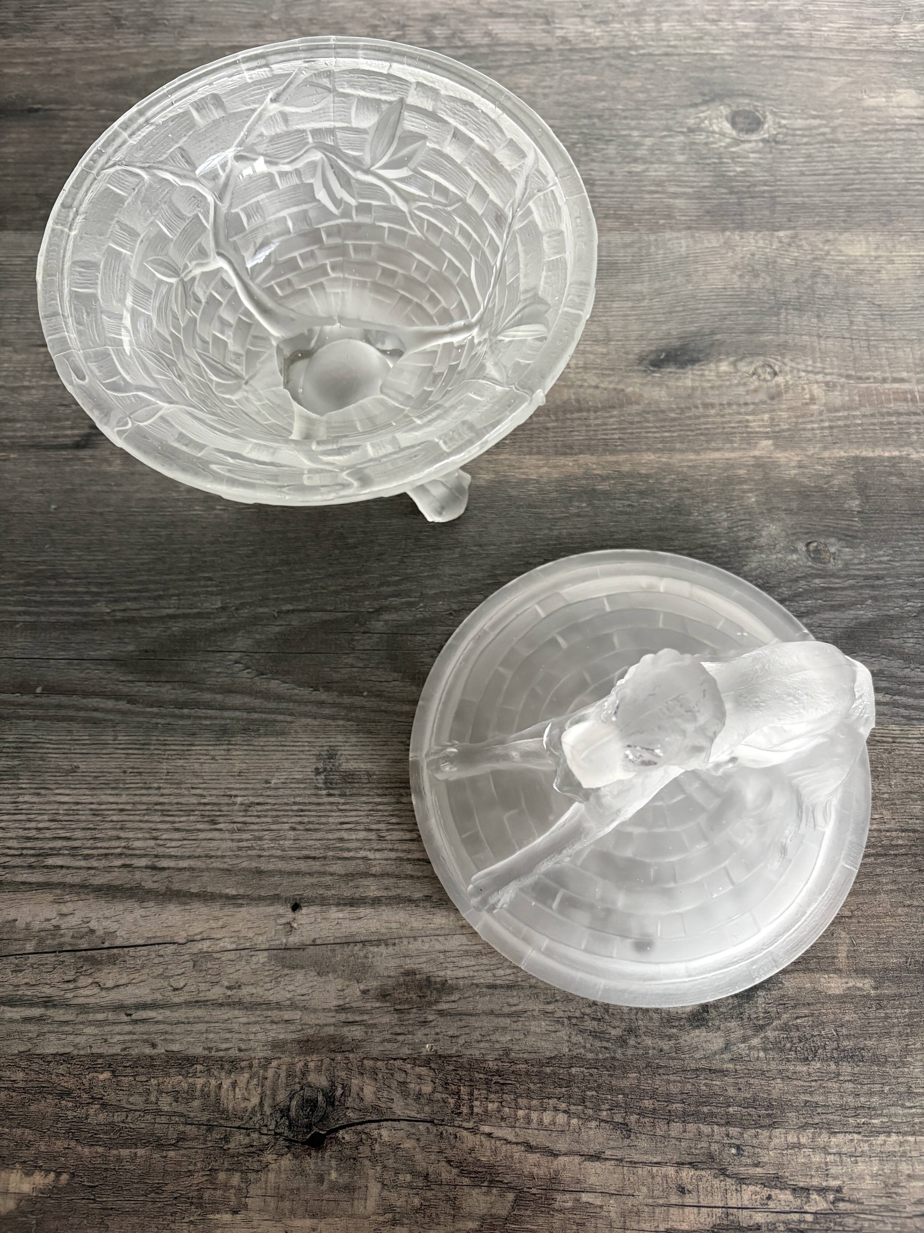 Bonbonnière de collection en verre dépoli
