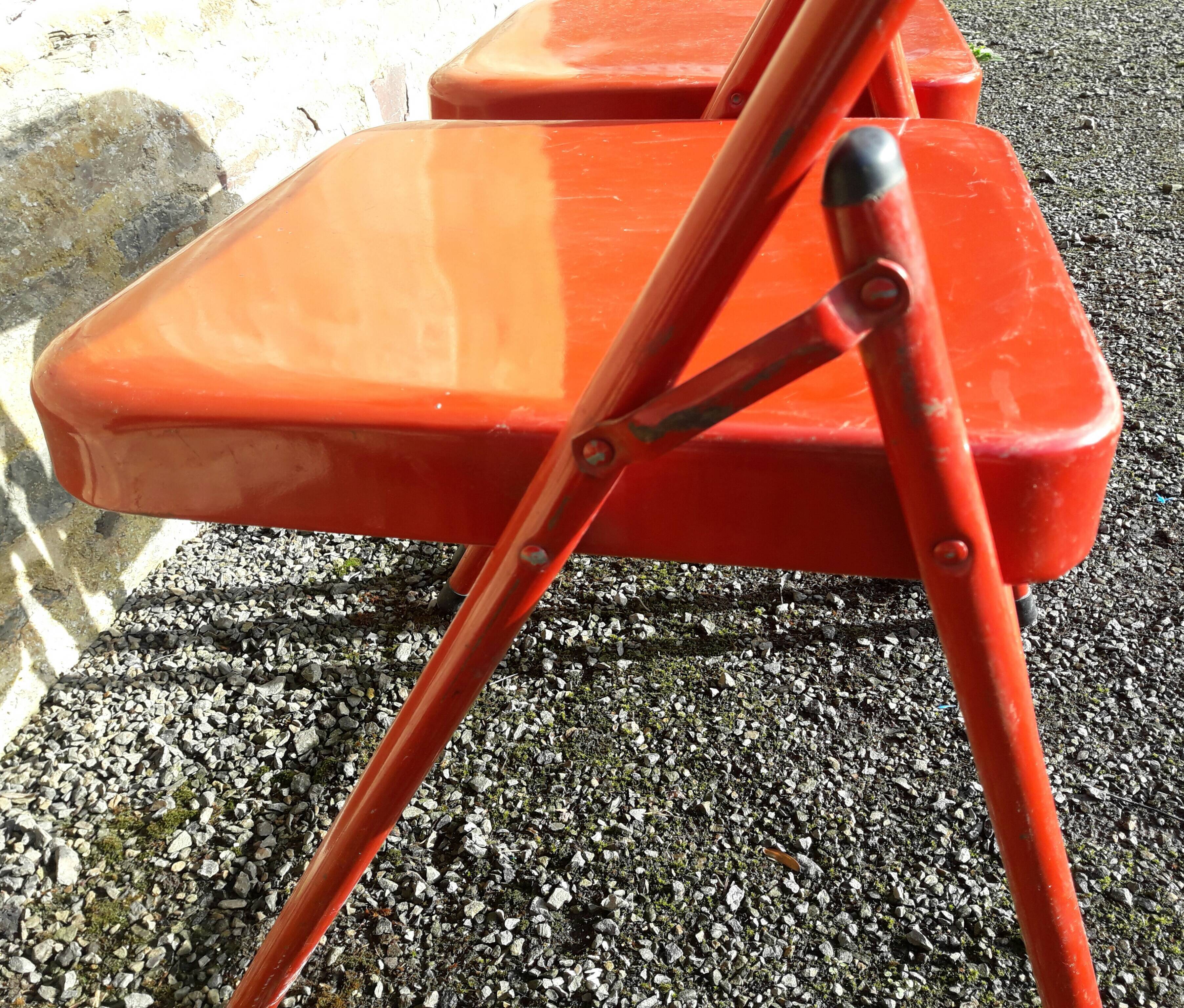 Pair of folding metal chairs 80-90s