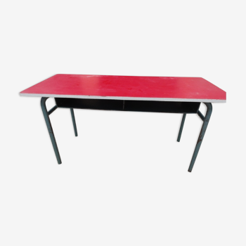 Table en métal et stratifié rouge