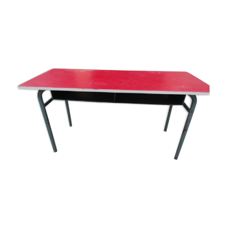Table en métal et stratifié rouge