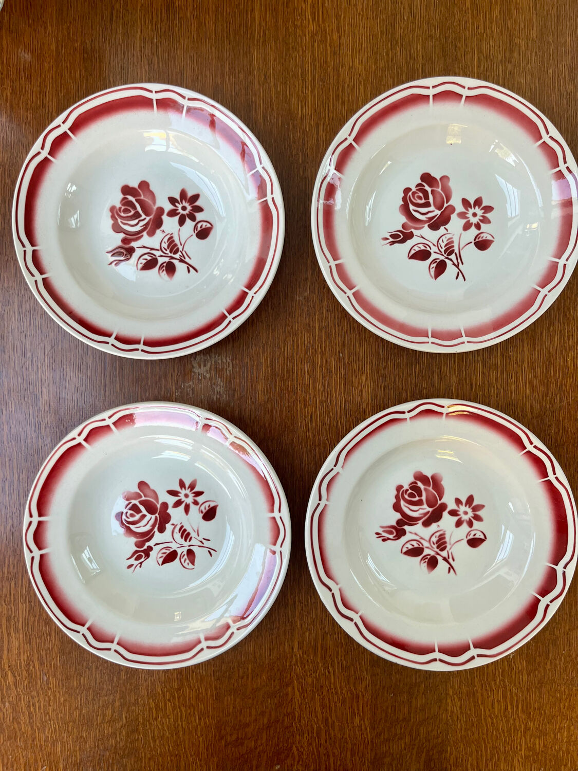 Set of 4 antique soup plates – burgundy floral decoration Badonvill