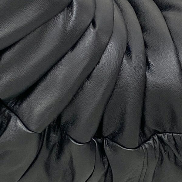 Fauteuil lounge Togo en cuir noir français par Michel Ducaroy pour Ligne Roset, années 1970.