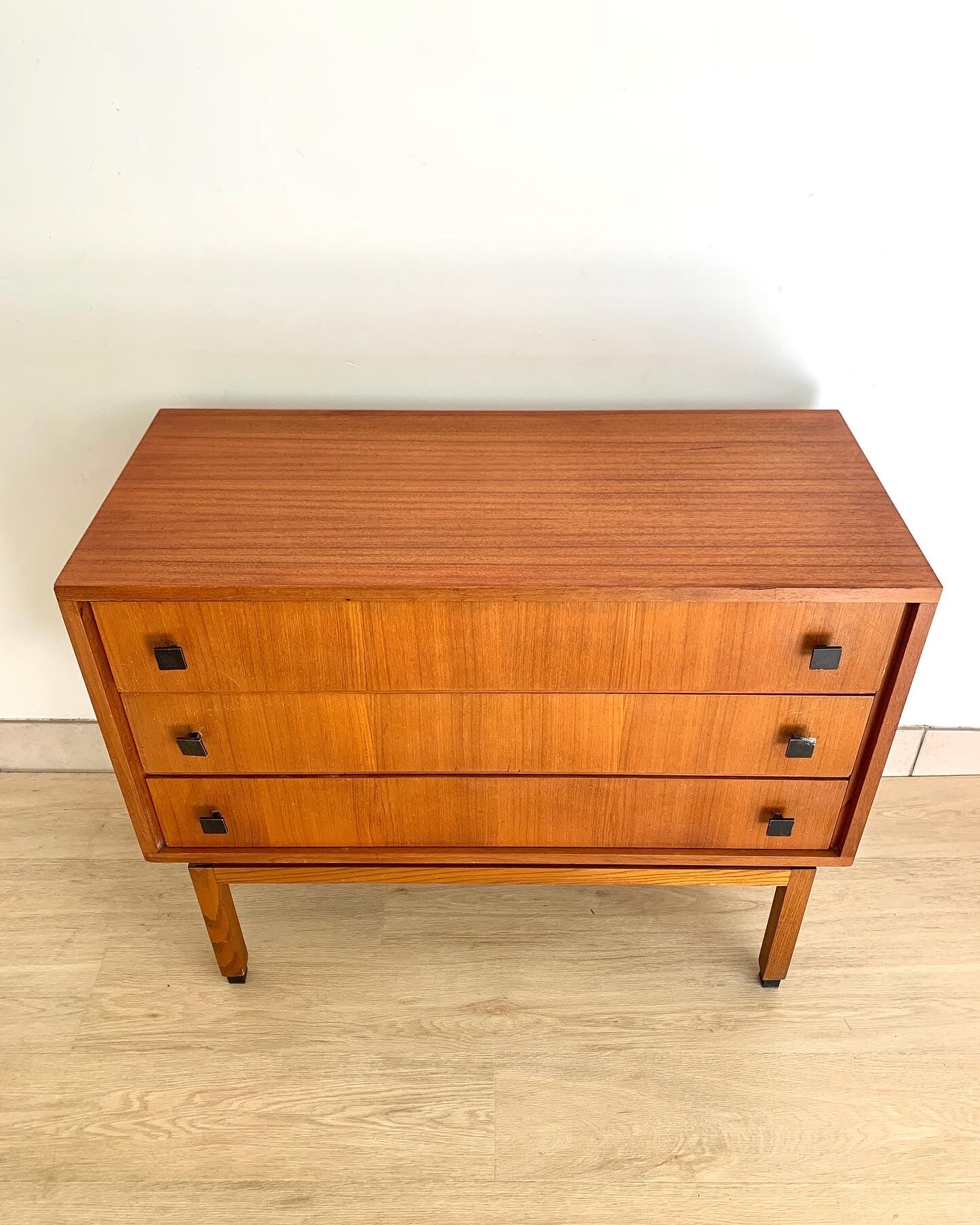 Vintage teak chest of drawers MDK Belgium