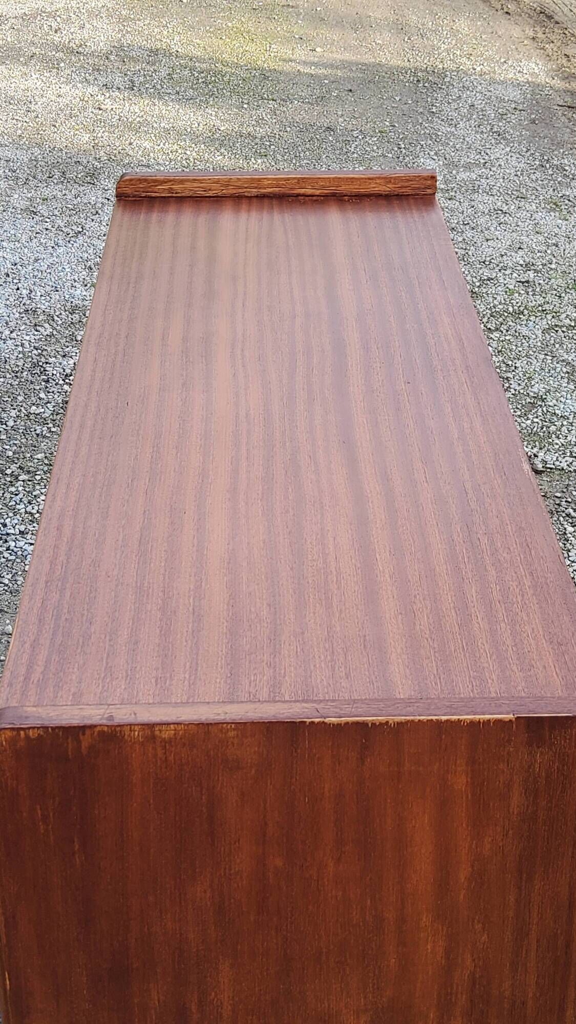 Enfilade of the 50s in oak and mahogany feet compass