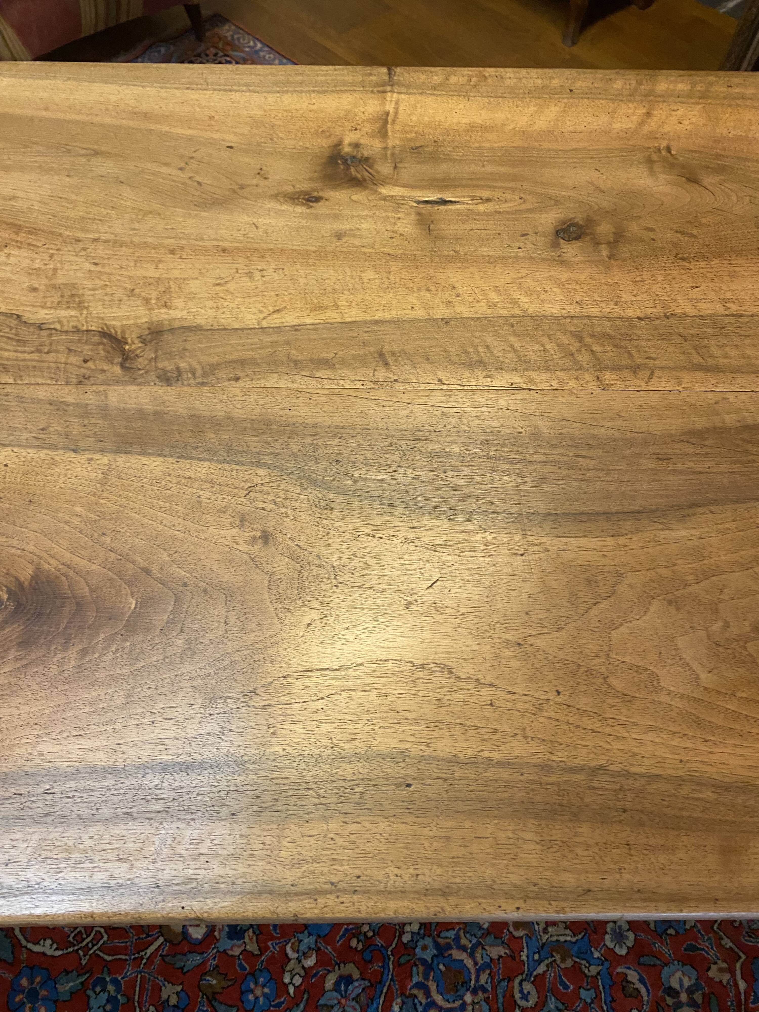 office table in blond walnut, turned legs, beautiful patina, excellent condition.