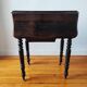 Table d’appoint ancienne à abattants style Napoleon III