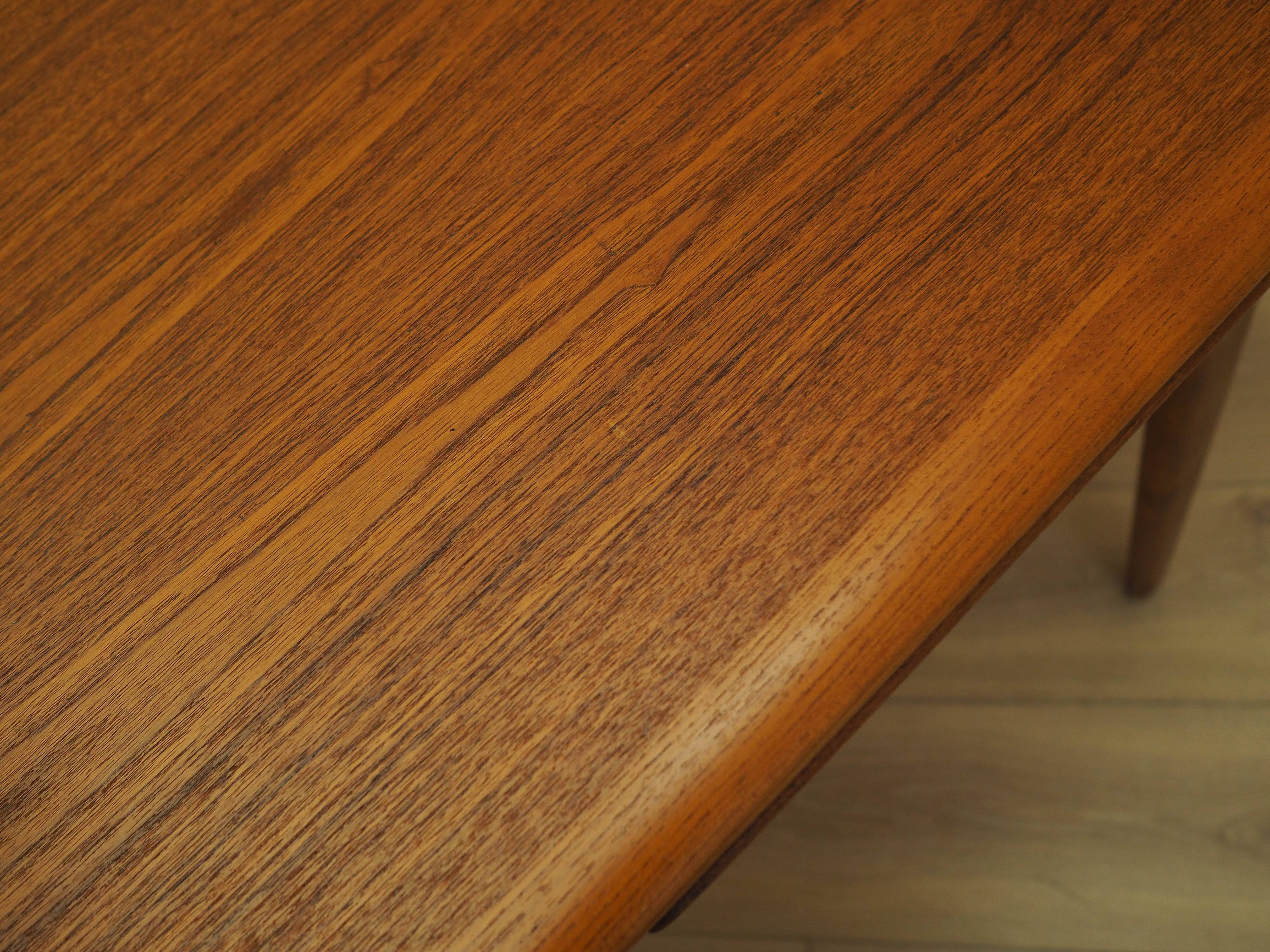 Table en teck, design danois, années 1970, fabriquée au Danemark