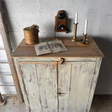 The patinated sideboard