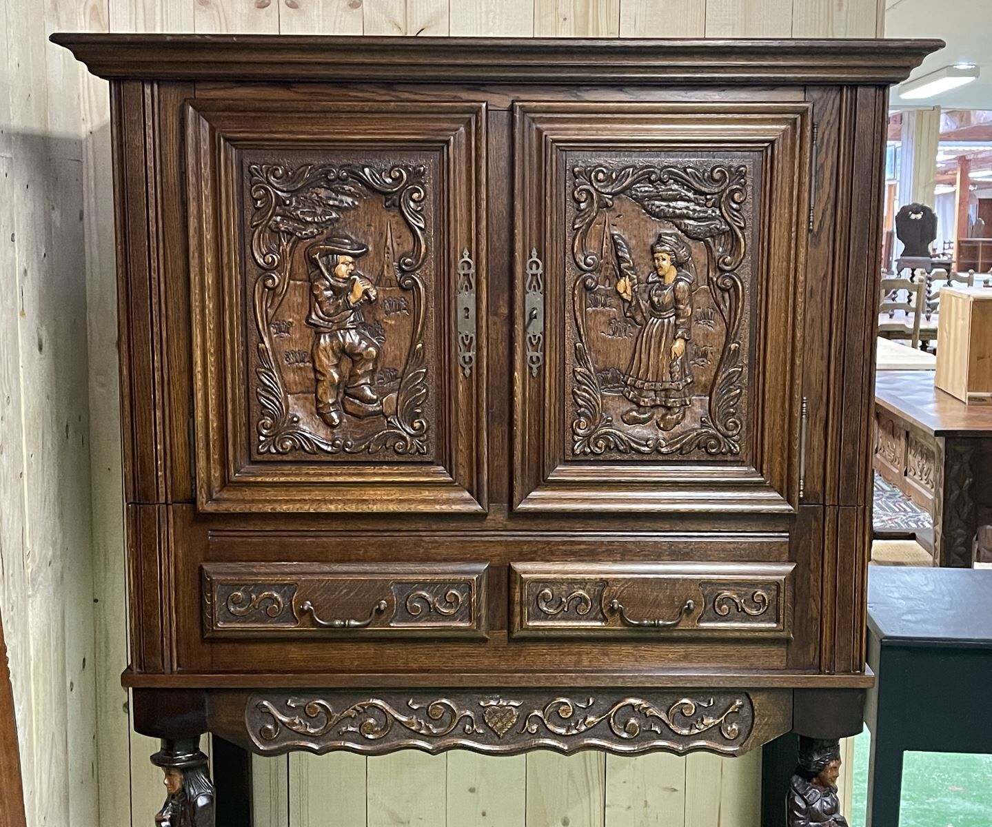 Buffet breton des années 1950 en chêne
