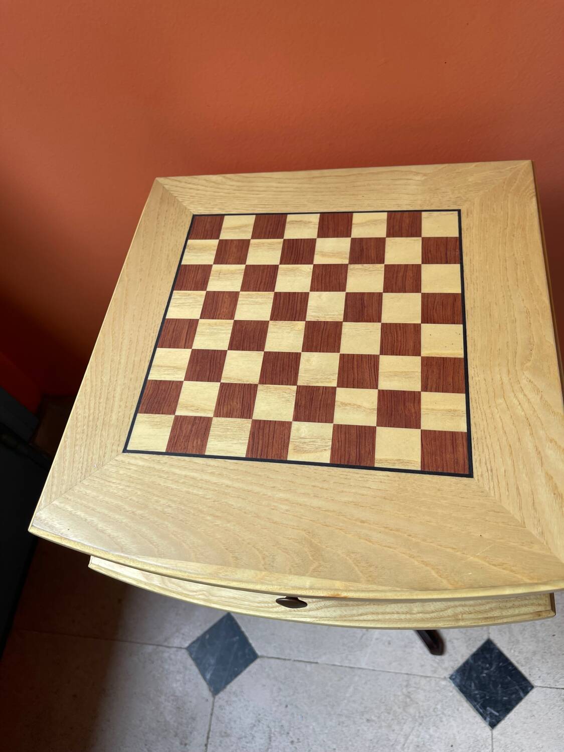 Sycamore and mahogany chess game box