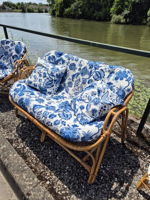 Salon en rotin deux fauteuils et une banquette vintage 1950s