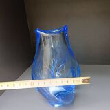Vase bleu en cristal