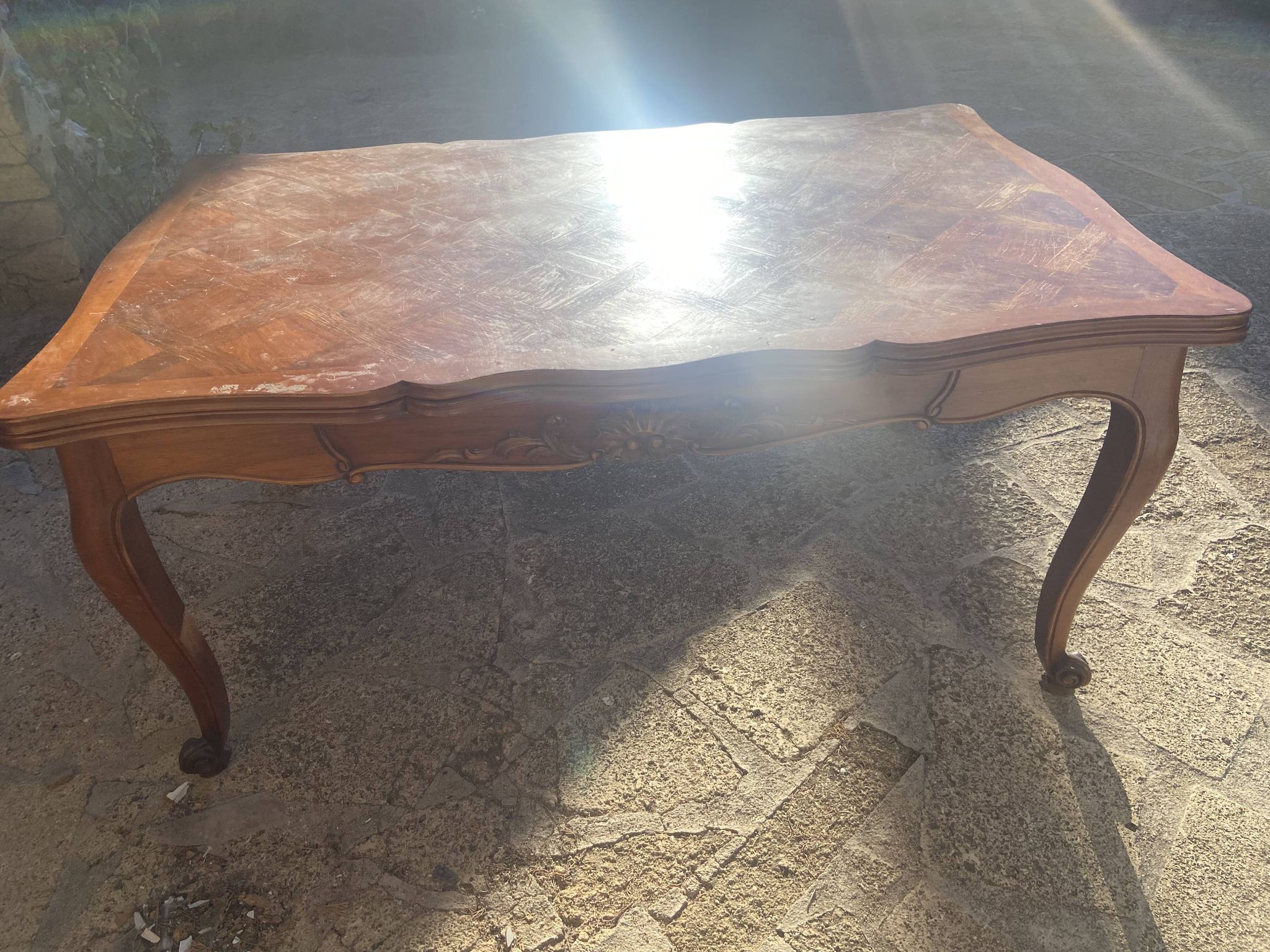 Italian extendable Louis XV style dining table – 20th century