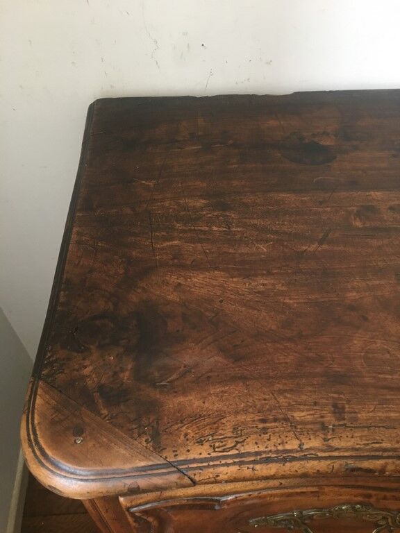 18th century Lyonnaise Louis XV walnut dresser