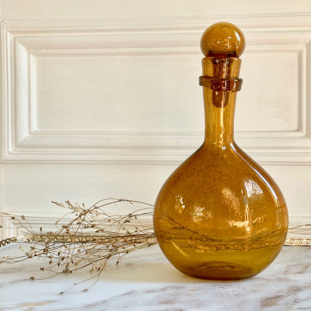 Exposed carafe blown bubble glass