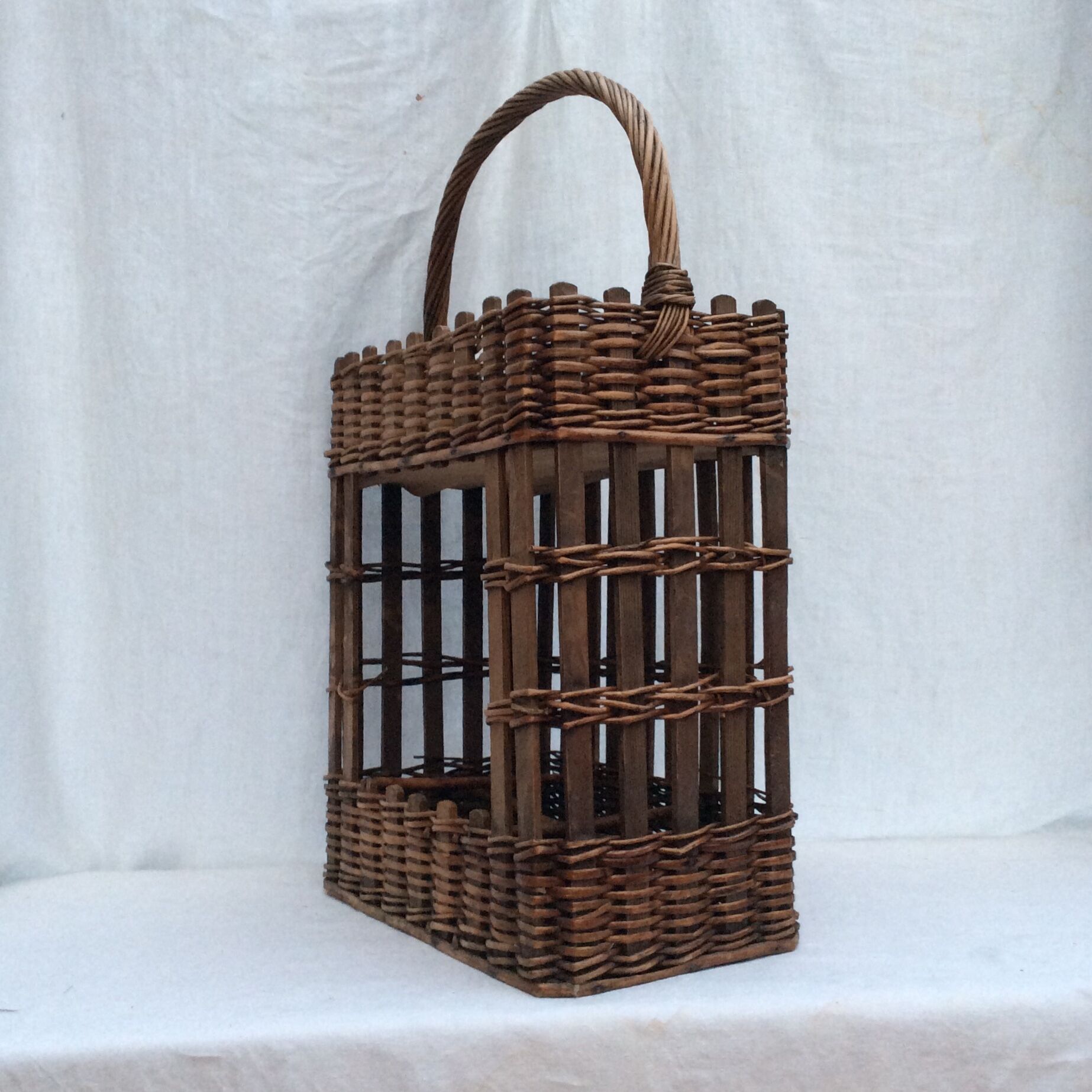 Portable wicker bar