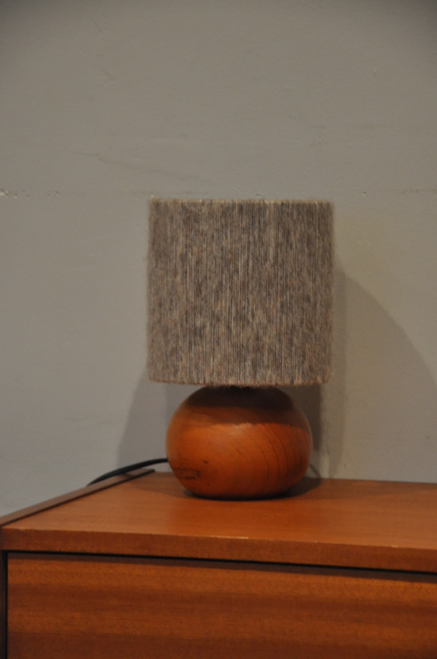 Wood and wool lamp