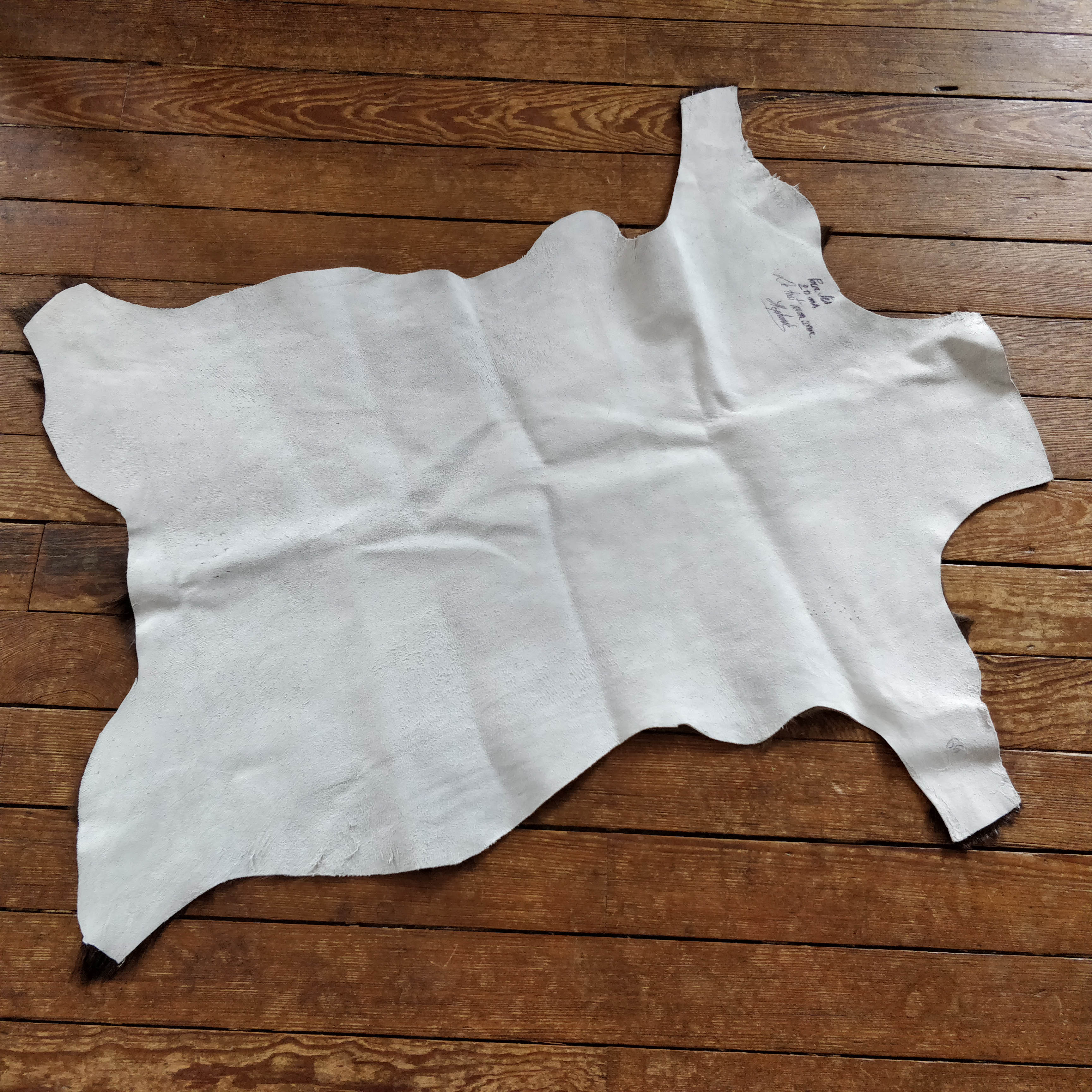 Peau de chèvre 90x75cm