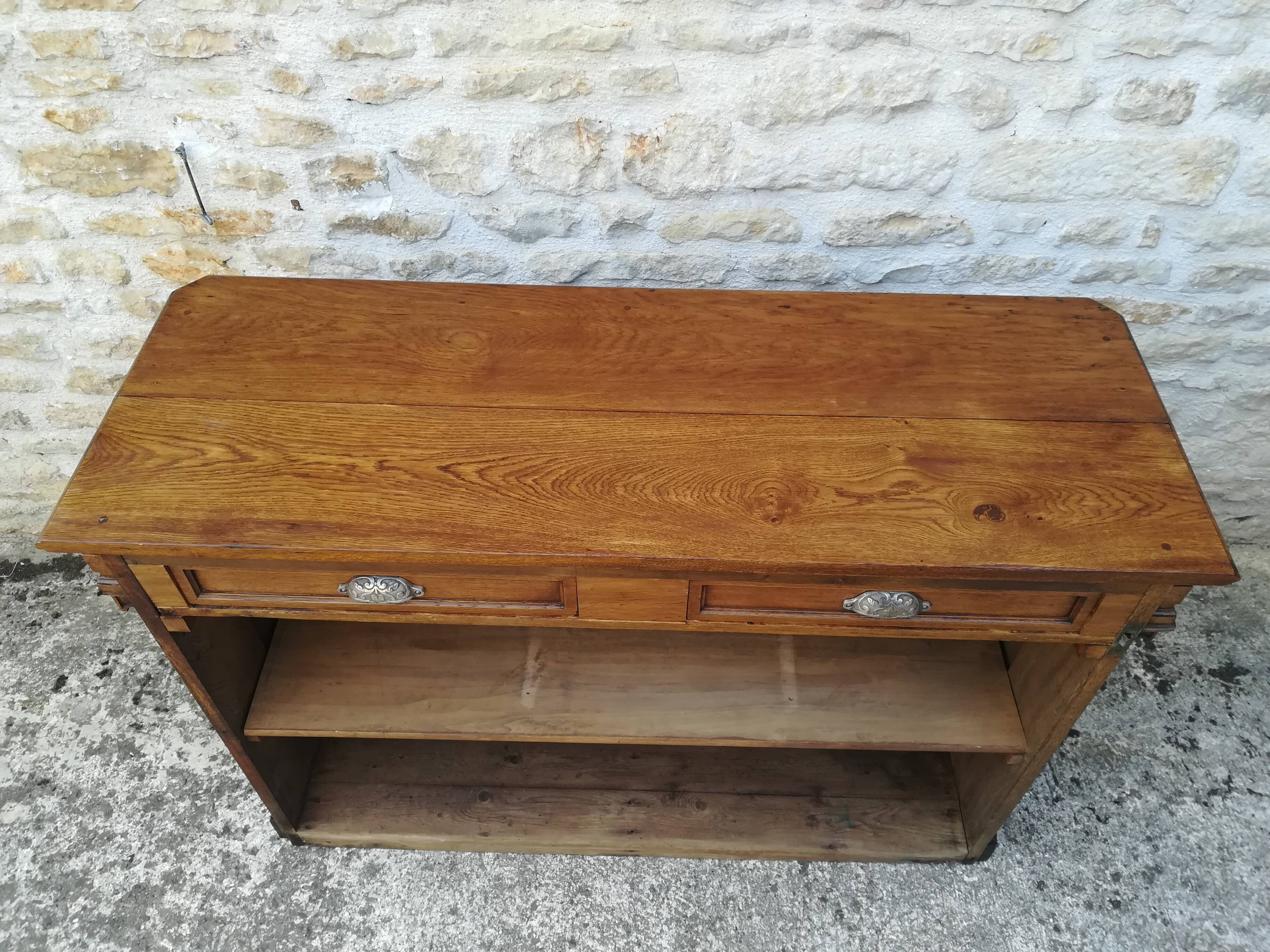 Oak counter