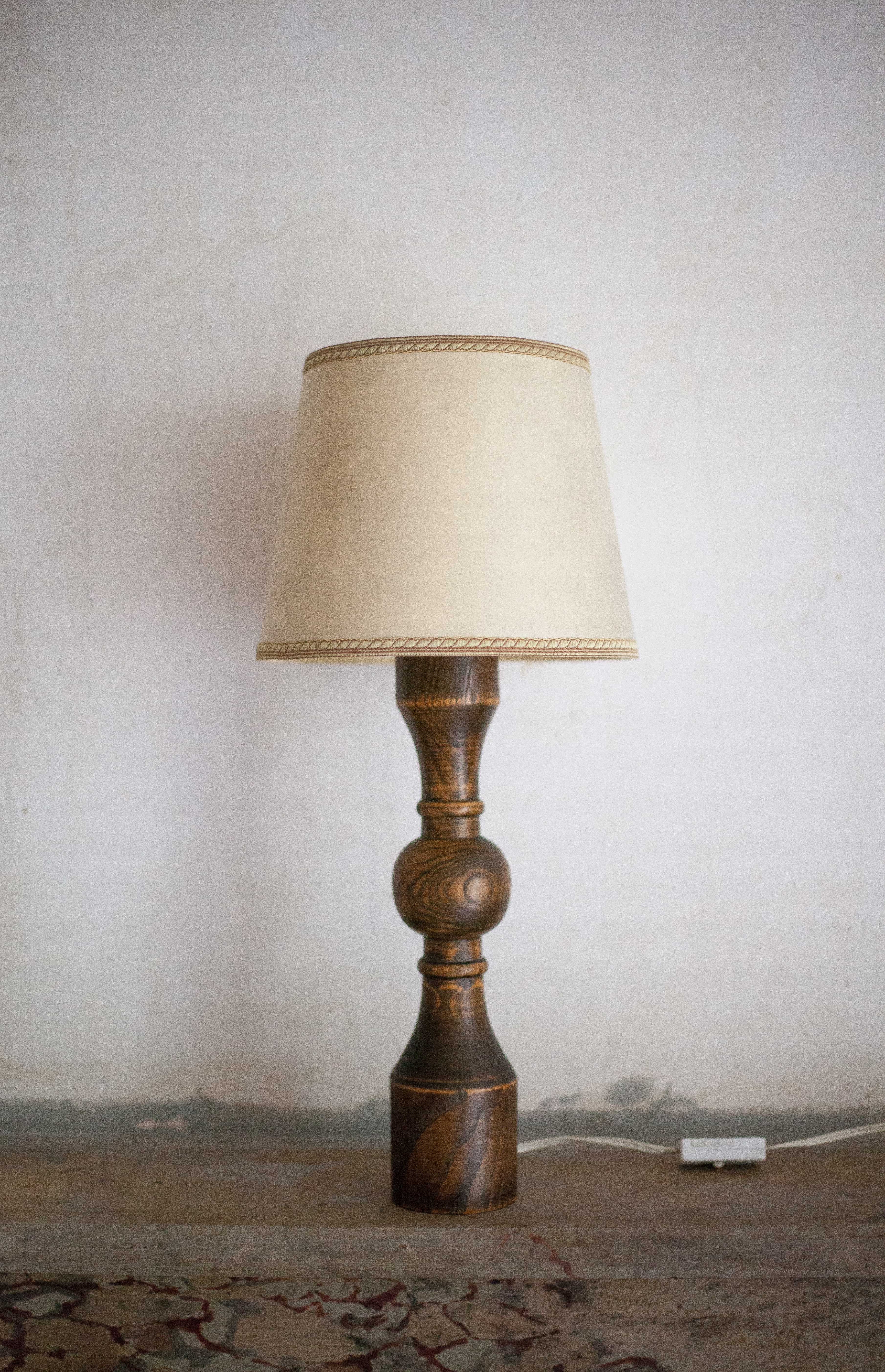 Lampe de table vintage, lampe vintage,lampe pied bois avec abat-jour, lampe