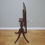 Table or pedestal table with foldable top