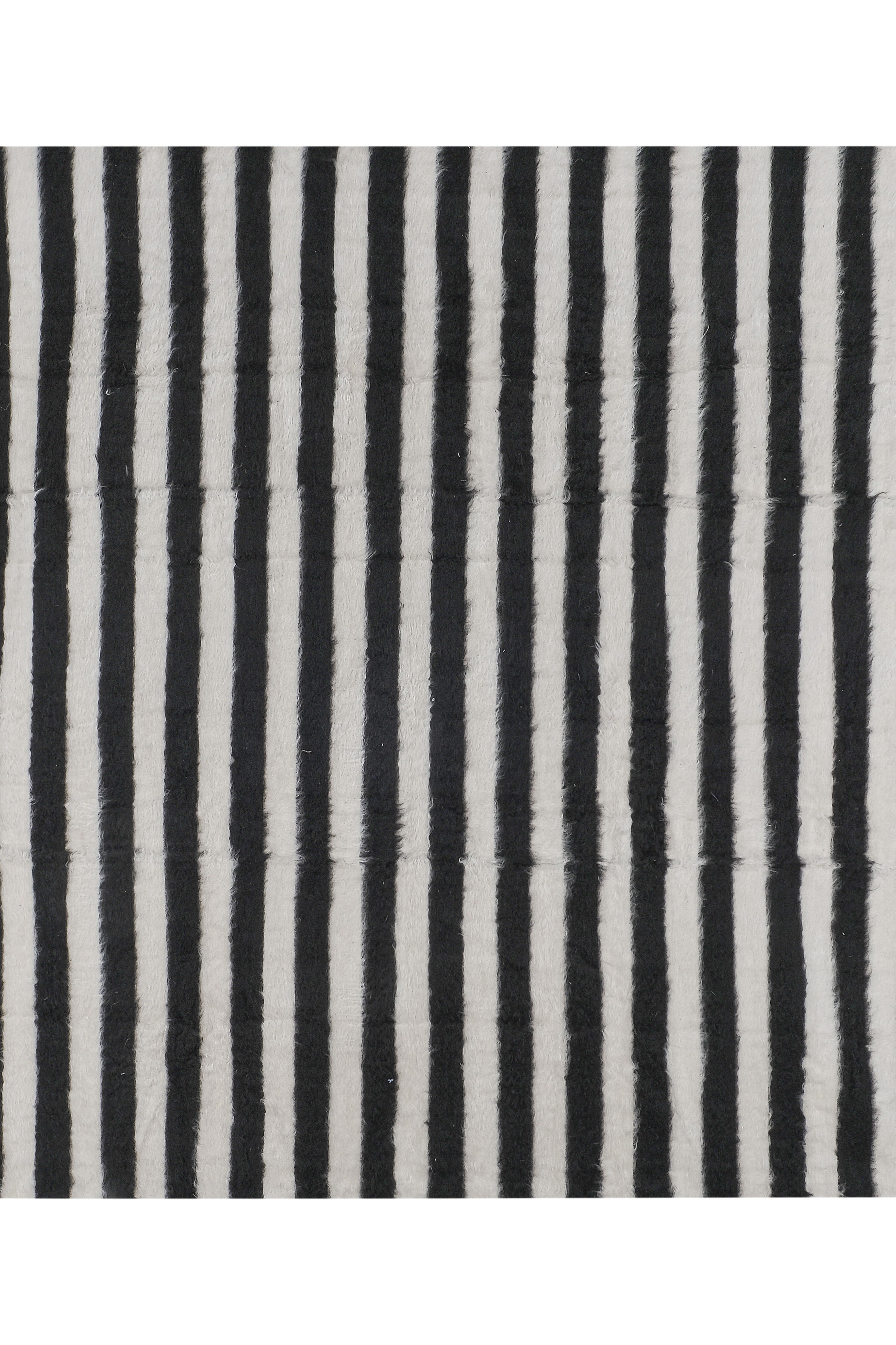 Vintage Turkish rug from Oushak, hand-woven 223x239 cm