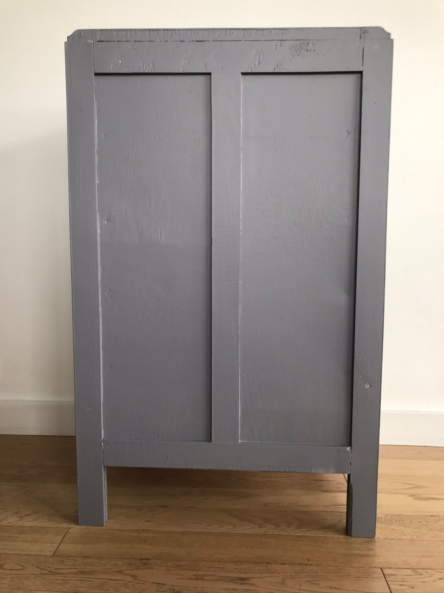 Wooden dresser painted five drawers tapered feet, vintage 60s
