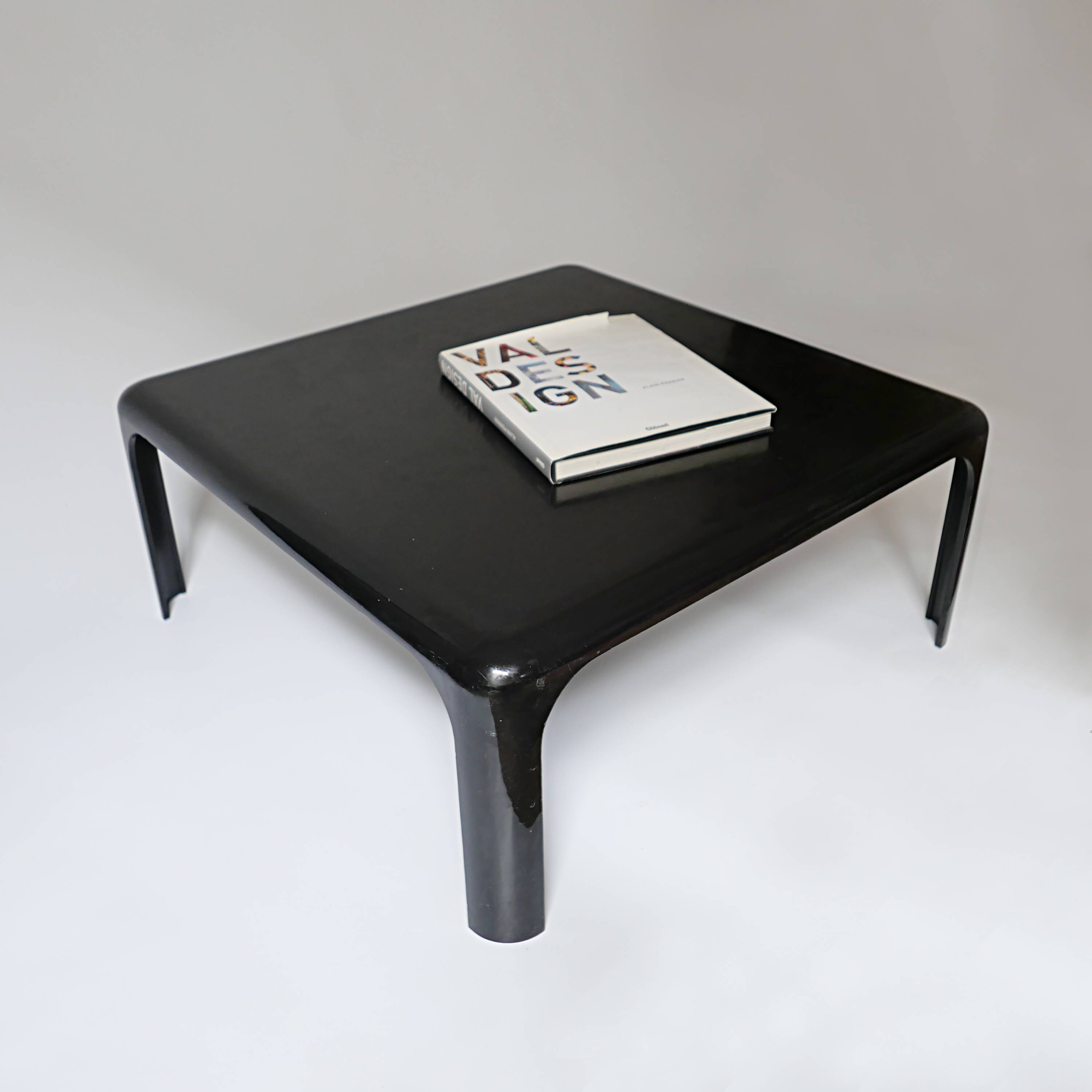 Vico Magistretti coffee table 70s vintage design 1970 Artemide