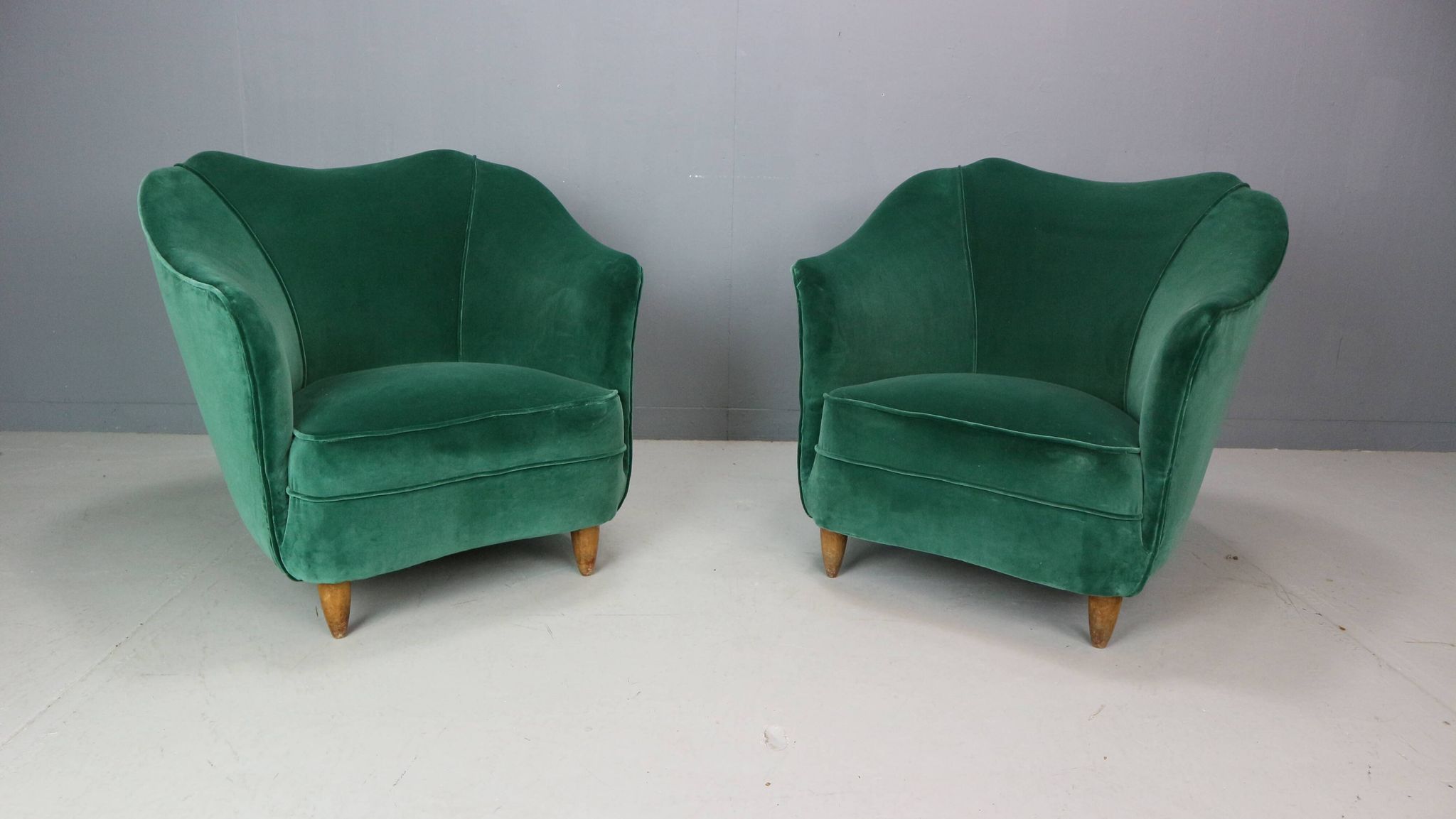 Pair of velvet armchairs Gio Ponti style