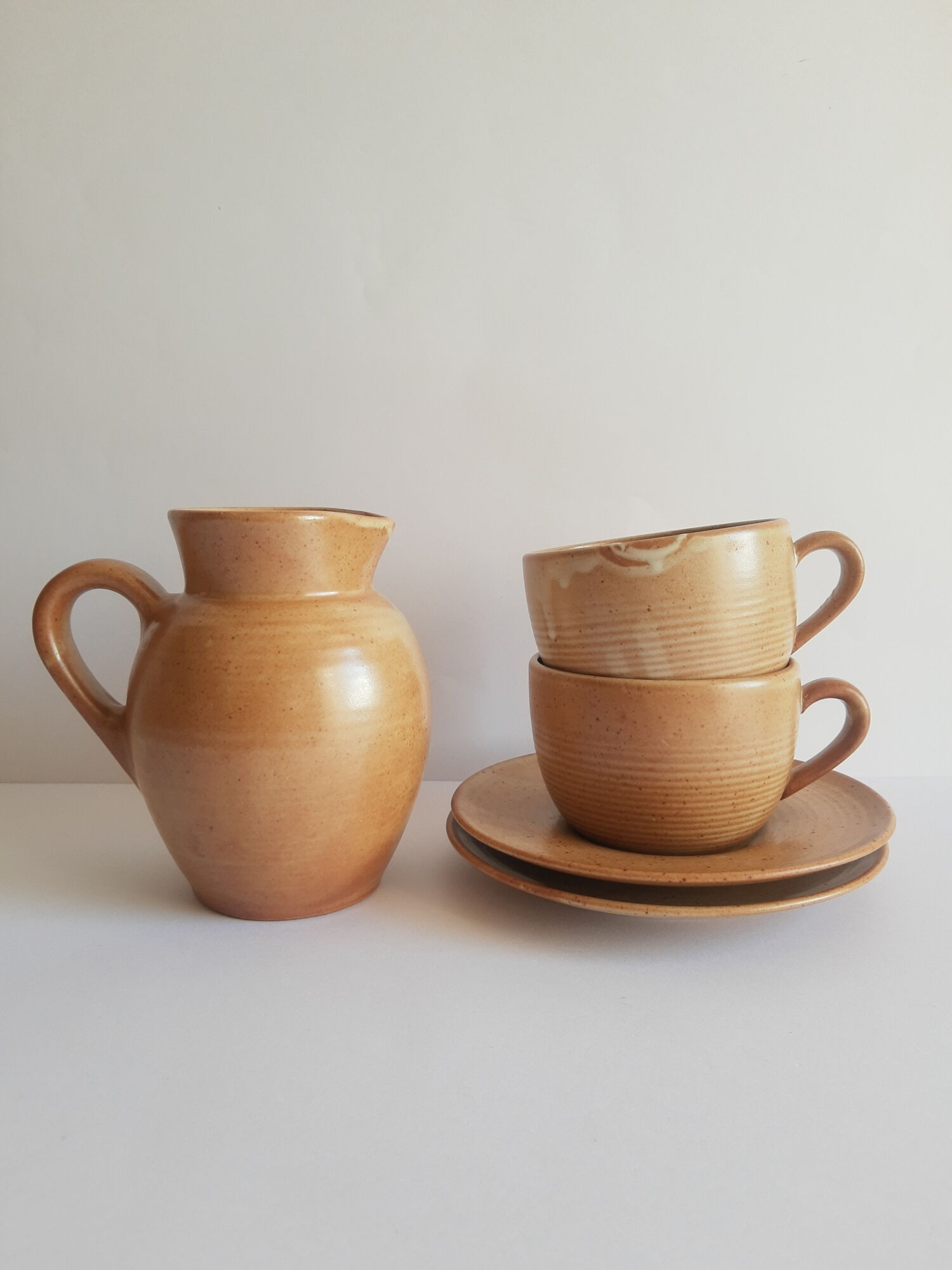 Set of 2 cups, 2 sous cups and 1 milk pitcher Cnp gres vintage village