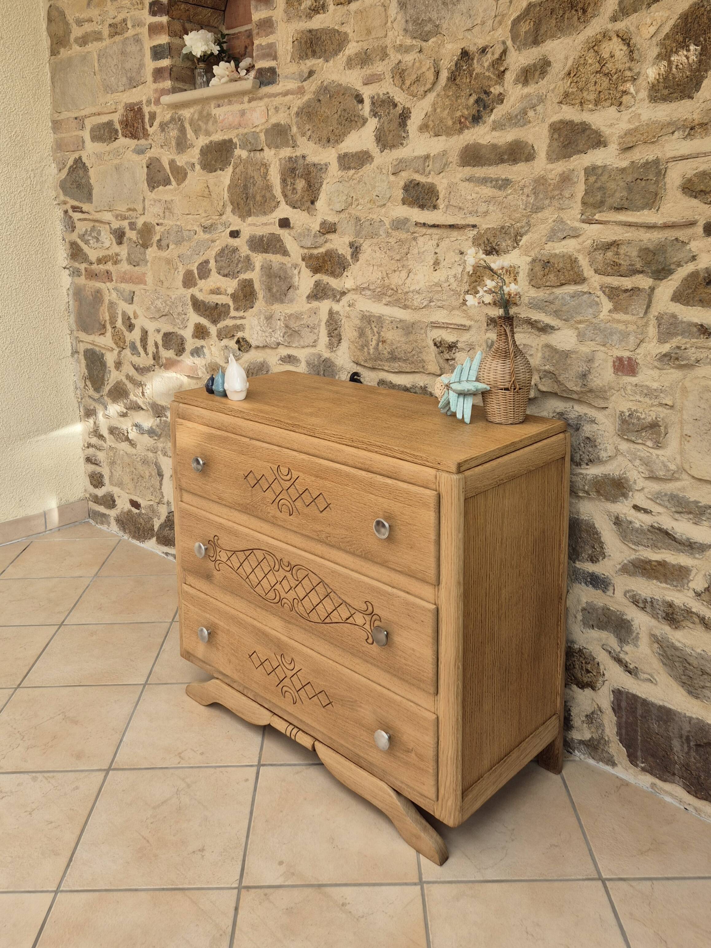 Art Deco chest of drawers
