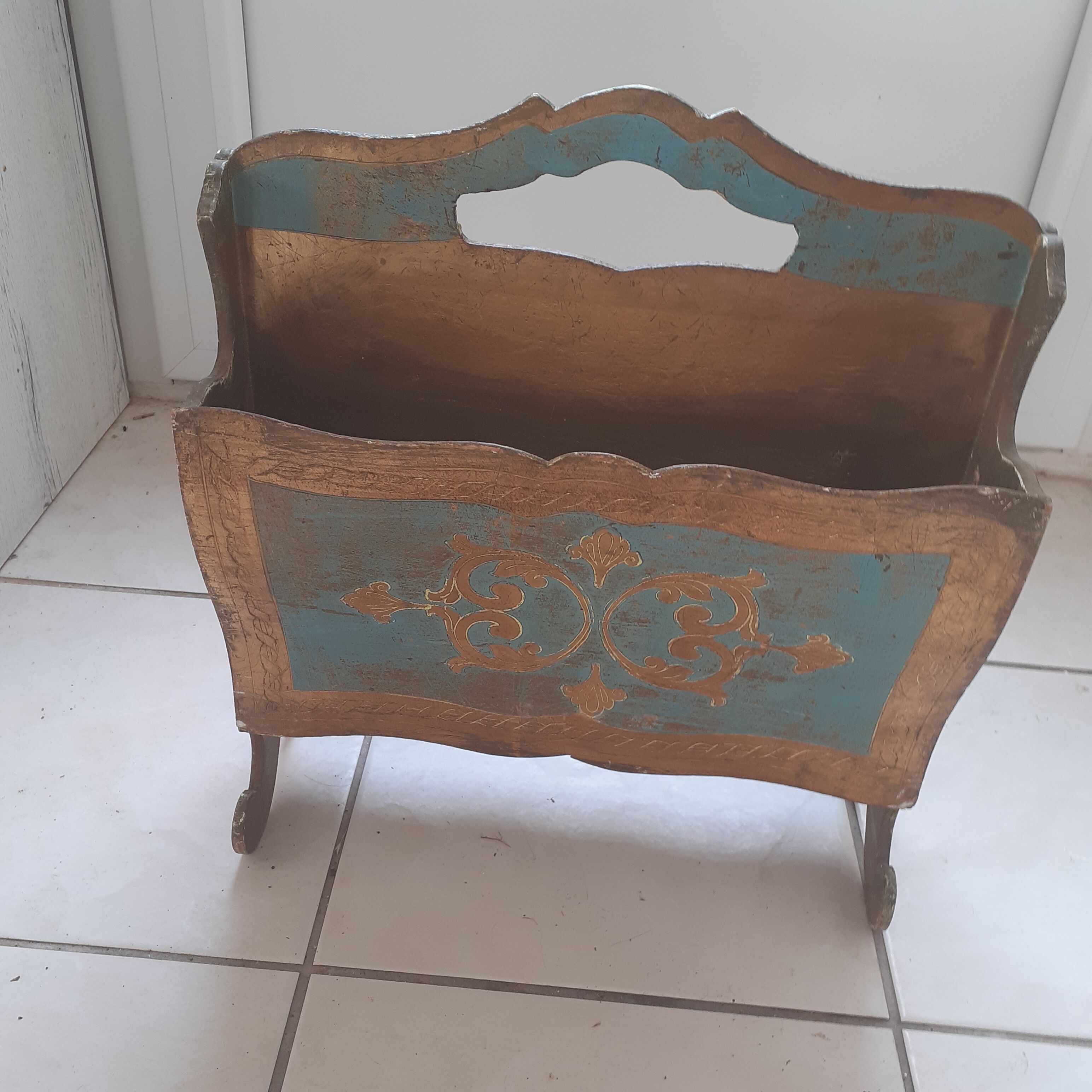 Italian wooden magazine holder
