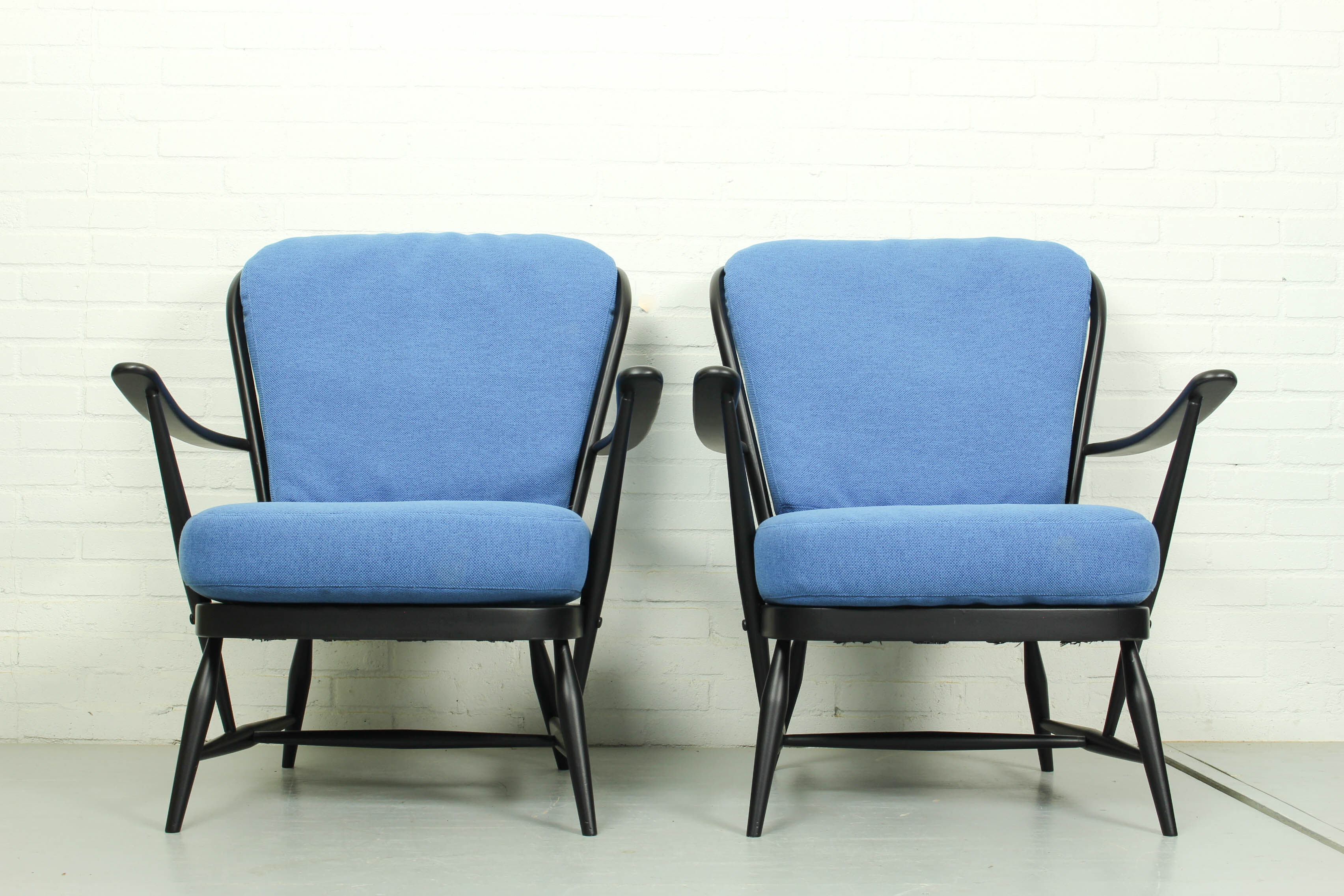 Lounge set with sofa daybed model ‘355’ and 2 windsor lounge chairs Lucian Ercolani for Ercol