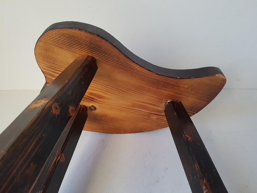 Tripod stool in vintage skin