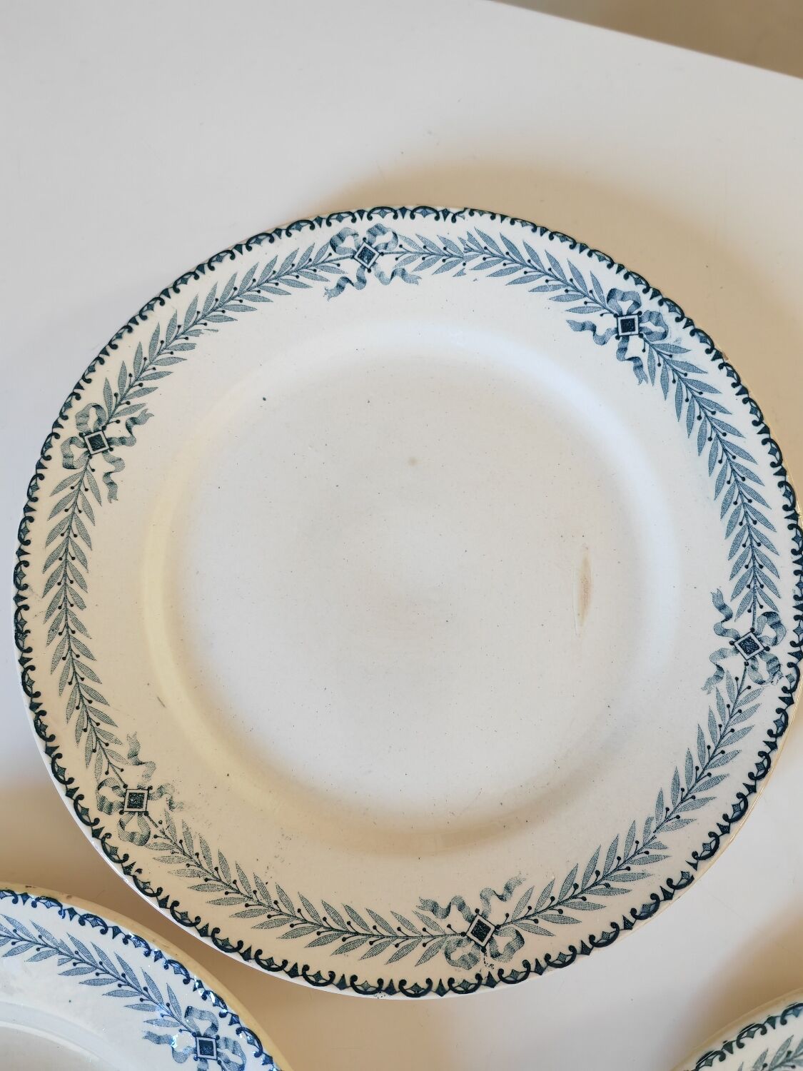 3 plates iron earth Chinon