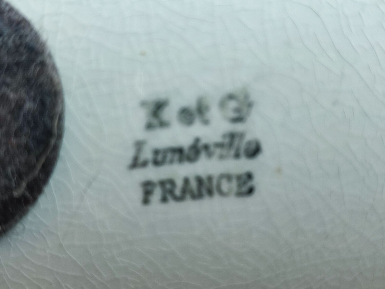 Old ceramic pot cache Lunéville art deco